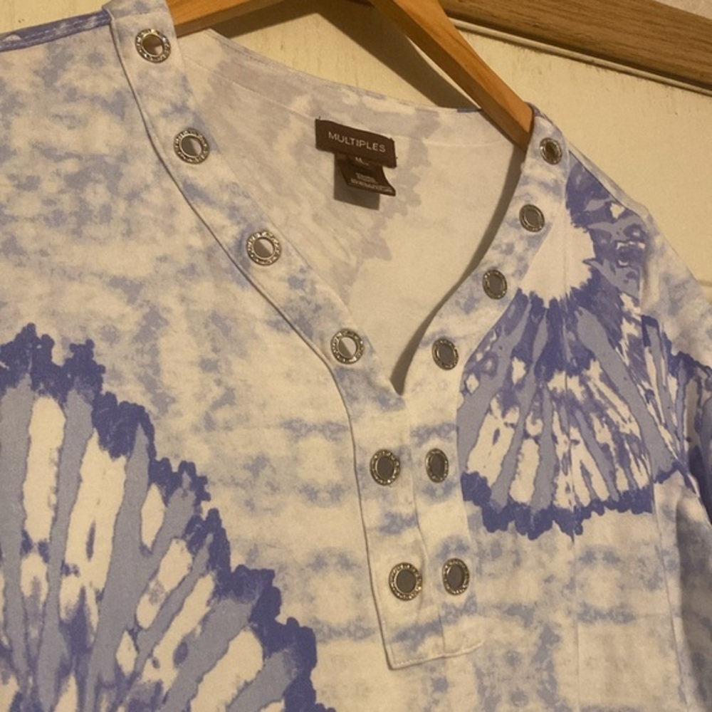 Multiple Short‎ Sleeve Top - Picture 2 of 6